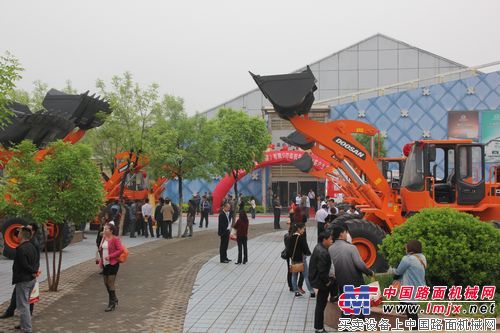 鬥山裝載機大型展示會活動現場