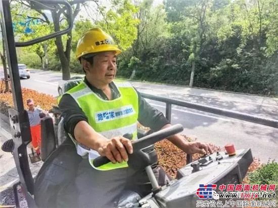 真正的道路養護專家！徐工RP453L攤鋪機大揭秘！