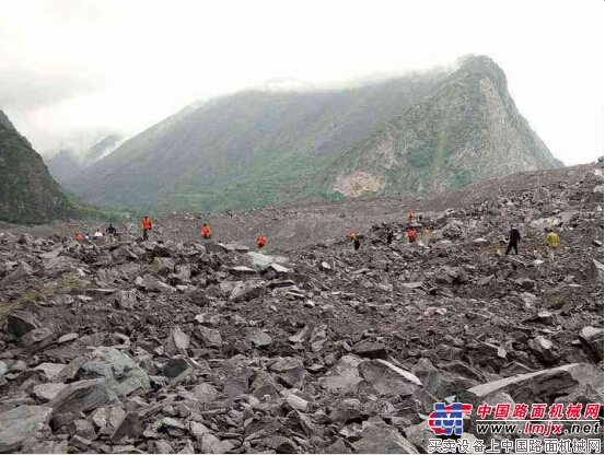 迅速响应 随时待命 山推紧急部署茂县救援工作