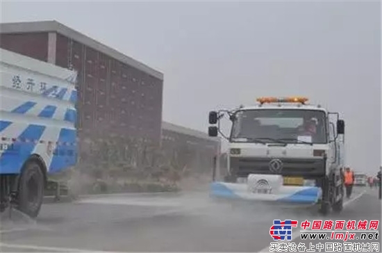 真相大揭秘：為什麽下雨天環衛車反而更忙碌