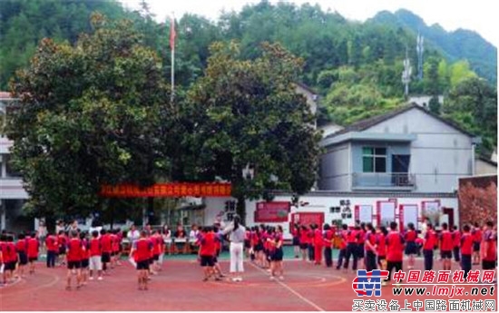 鼎力愛心圖書館 孩子們閱讀的“天堂”