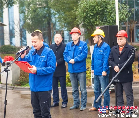 新年開門紅！山河智能5000萬裝備批量發車 