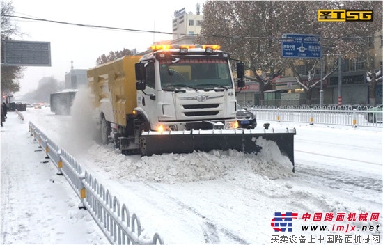 高远圣工破冰除雪车助力长治清雪保畅 