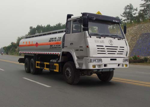 楚飛陝汽奧龍後雙橋（20-25立方）運油車/油罐車高清圖 - 外觀